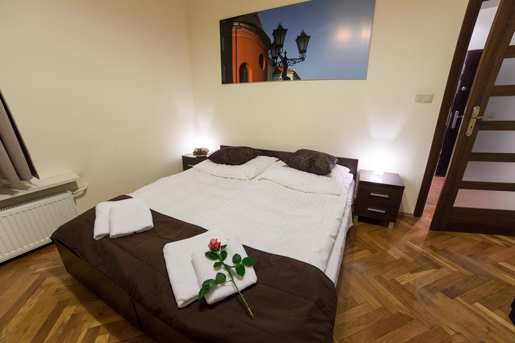Place 4 You Apartments Cracovie Chambre photo