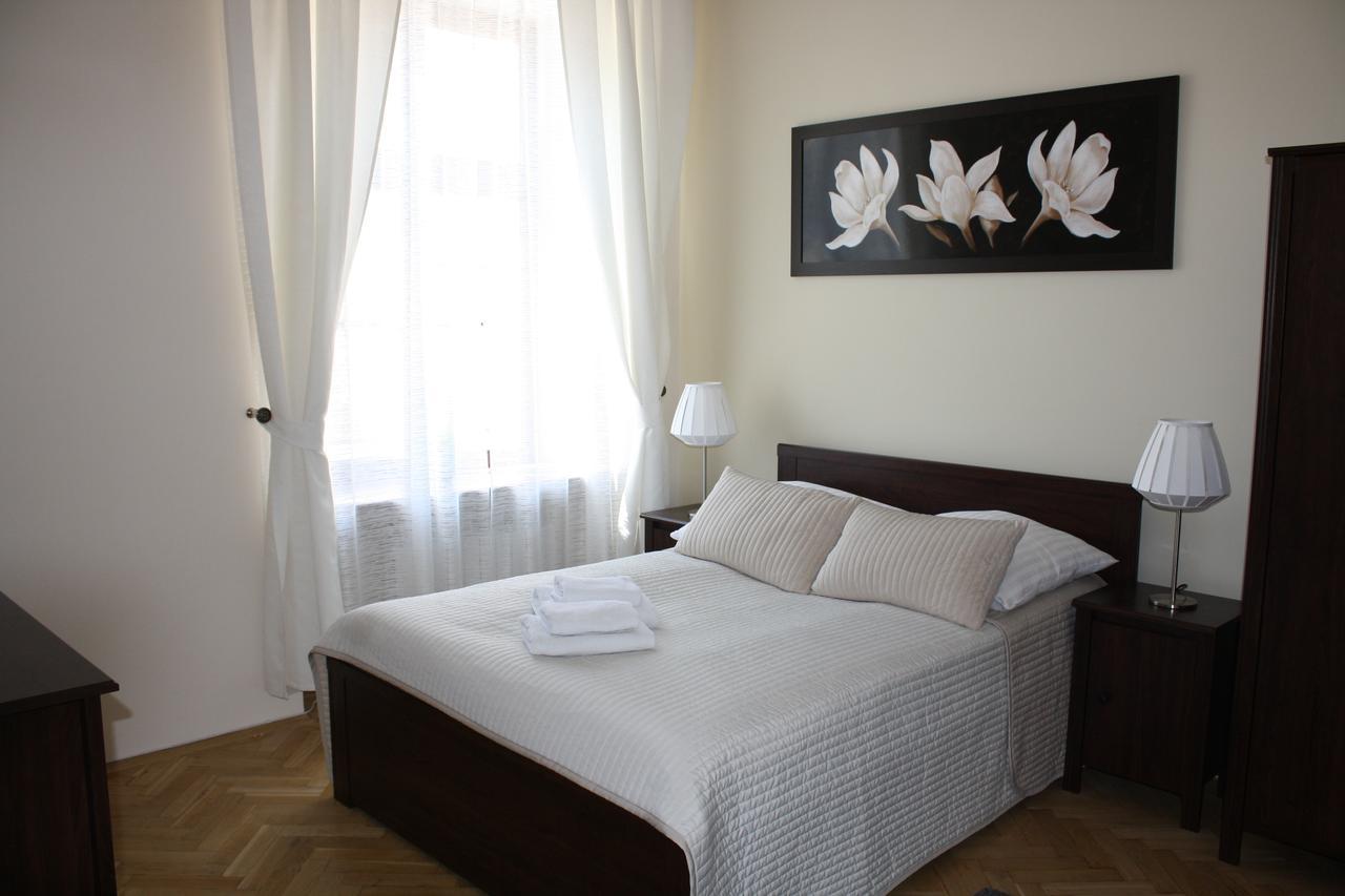 Place 4 You Apartments Cracovie Extérieur photo